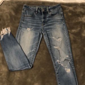 American eagle jegging with distressed hem